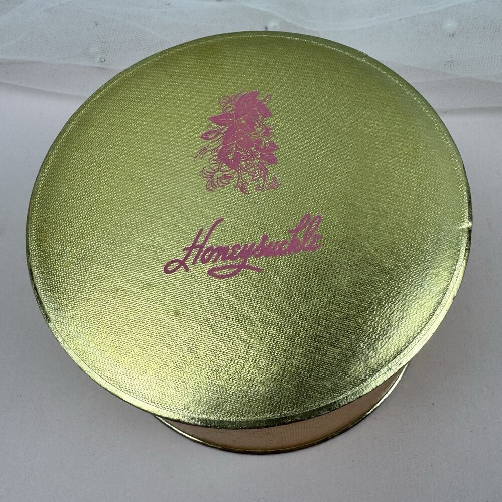 Old 97 Company FL Tammy Cosmetics Perfumed Bath Powder Honeysuckle 6 oz NEW RARE